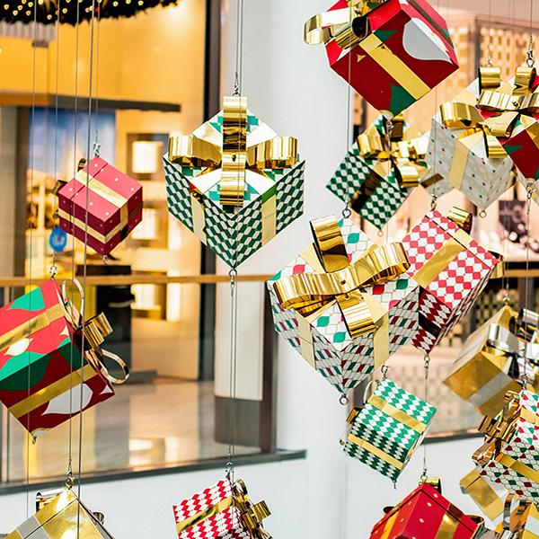  Christmas shopping trading hours